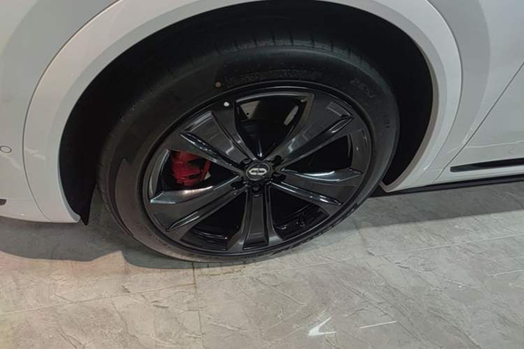 Used Hima AITO M7 2026 Model Range-Extending Ultra All-Wheel Drive 6-Seater Version Left Front Wheel Hub