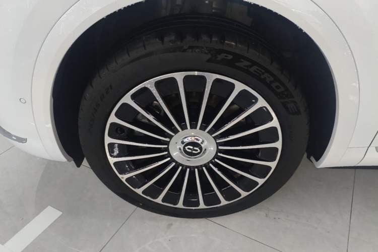 Used Hima AITO M7 2026 Model Pure Electric Max Long Range 5-Seater Version Left Front Wheel Hub