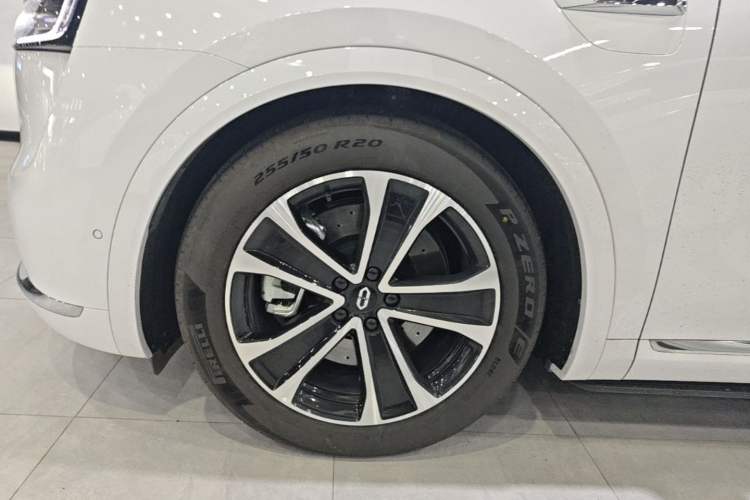 Used Hima AITO M7 2026 Model Range-Extending Ultra All-Wheel Drive 6-Seater Version Left Front Wheel Hub