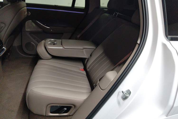 Used Hima AITO M7 2026 Model Range-Extending Max All-Wheel Drive 5-Seater Version Left Rear Seat