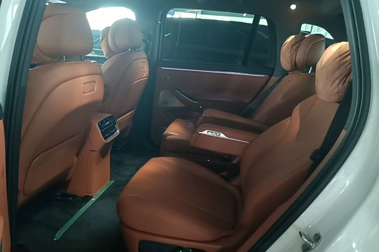 Used Hima AITO M7 2026 Model Range-Extending Ultra All-Wheel Drive 6-Seater Version Left Rear Seat