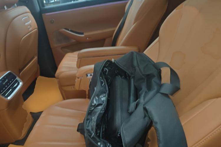Used Hima AITO M7 2026 Model Range-Extending Max All-Wheel Drive 6-Seater Version Left Rear Seat