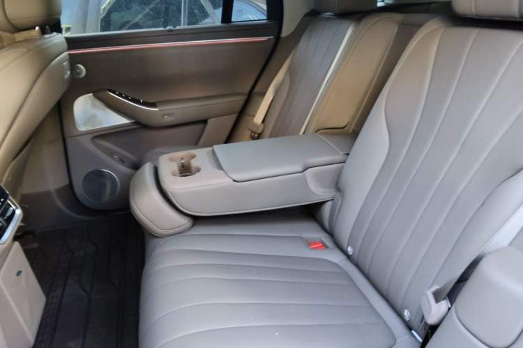 Used Hima AITO M7 2026 Model Range-Extending Max All-Wheel Drive 5-Seater Version Left Rear Seat