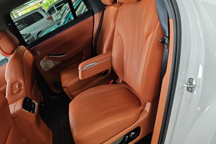 Used Hima AITO M7 2026 Model Pure Electric Max Long Range 6-Seater Version Left Rear Seat