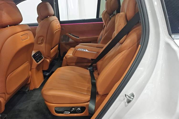 Used Hima AITO M7 2026 Model Range-Extending Ultra All-Wheel Drive 6-Seater Version Left Rear Seat