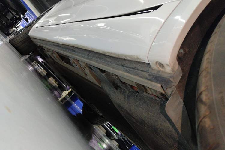 Used Hima AITO M7 2026 Model Range-Extending Max All-Wheel Drive 5-Seater Version Left Side Sill