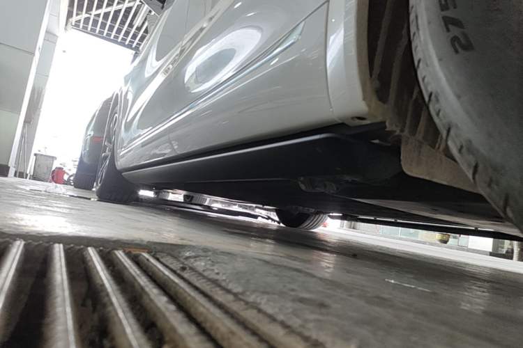 Used Hima AITO M7 2026 Model Range-Extending Ultra All-Wheel Drive 6-Seater Version Left Side Sill