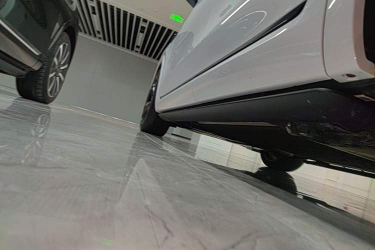 Used Hima AITO M7 2026 Model Range-Extending Ultra All-Wheel Drive 6-Seater Version Left Side Sill