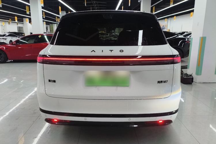 Used Hima AITO M7 2026 Model Range-Extending Ultra All-Wheel Drive 6-Seater Version Rear