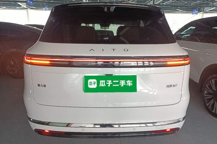 Used Hima AITO M7 2026 Model Range-Extending Ultra All-Wheel Drive 6-Seater Version Rear