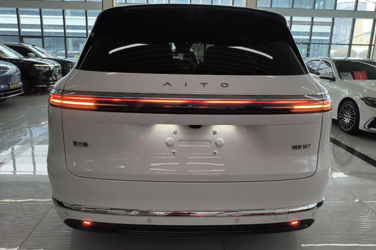 Used Hima AITO M7 2026 Model Range-Extending Ultra All-Wheel Drive 6-Seater Version Rear