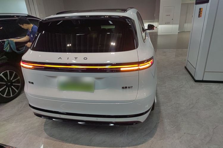 Used Hima AITO M7 2026 Model Range-Extending Ultra All-Wheel Drive 6-Seater Version Rear
