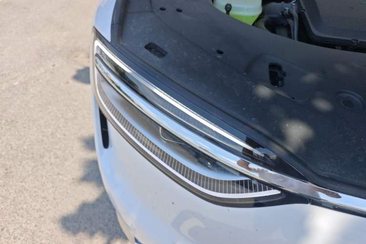 Used Hima AITO M7 2026 Model Range-Extending Ultra All-Wheel Drive 5-Seater Version Right Front Headlight