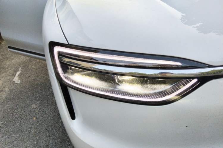 Used Hima AITO M7 2026 Model Pure Electric Max Long Range 5-Seater Version Right Front Headlight