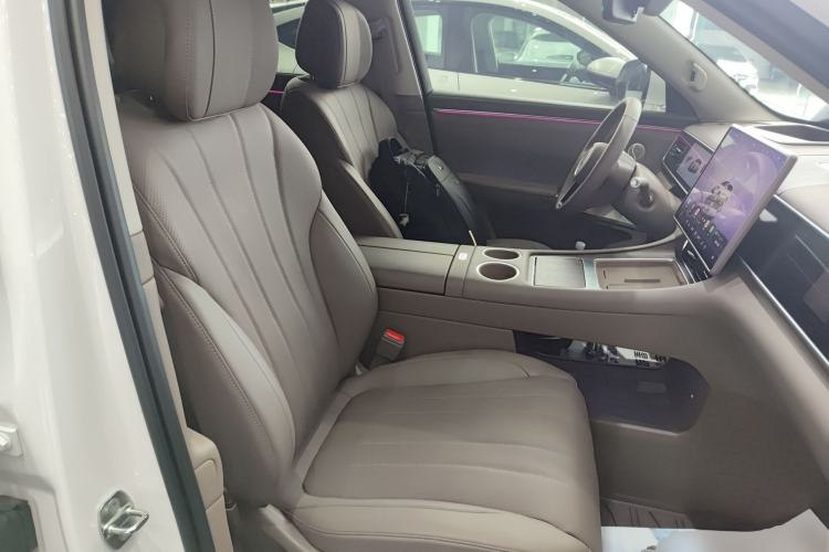 Used Hima AITO M7 2026 Model Range-Extending Pro+ All-Wheel Drive 5-Seater Version Right Front Seat