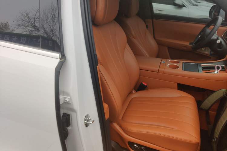 Used Hima AITO M7 2026 Model Range-Extending Ultra All-Wheel Drive 6-Seater Version Right Front Seat