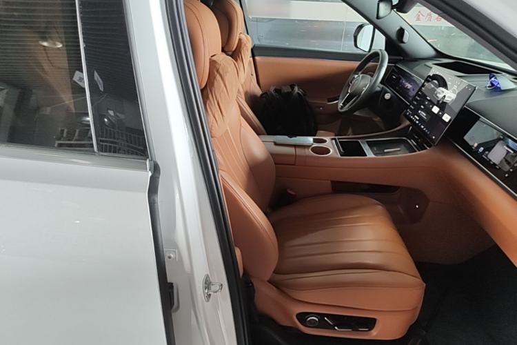 Used Hima AITO M7 2026 Model Range-Extending Ultra All-Wheel Drive 6-Seater Version Right Front Seat