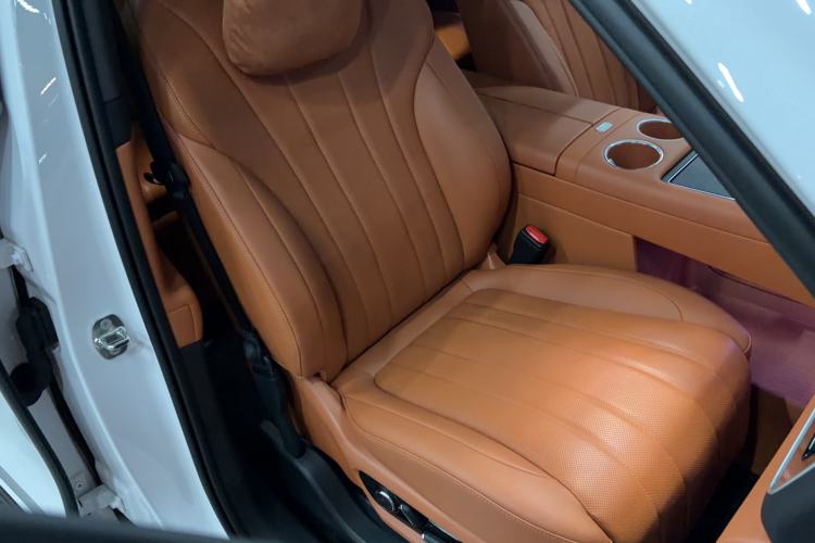 Used Hima AITO M7 2026 Model Range-Extending Ultra All-Wheel Drive 6-Seater Version Right Front Seat