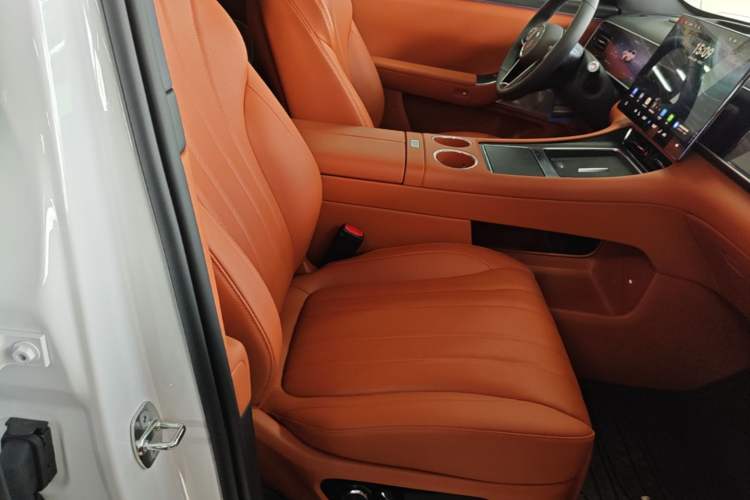 Used Hima AITO M7 2026 Model Pure Electric Max Long Range 6-Seater Version Right Front Seat