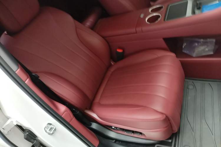 Used Hima AITO M7 2026 Model Range-Extending Ultra All-Wheel Drive 6-Seater Version Right Front Seat