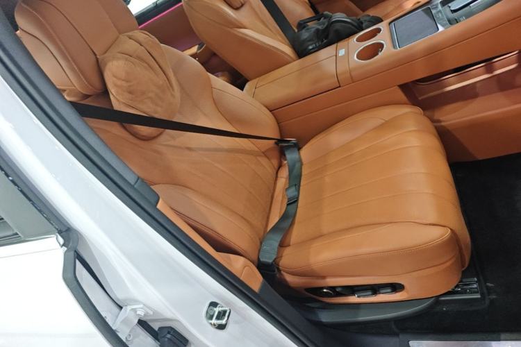 Used Hima AITO M7 2026 Model Range-Extending Ultra All-Wheel Drive 6-Seater Version Right Front Seat