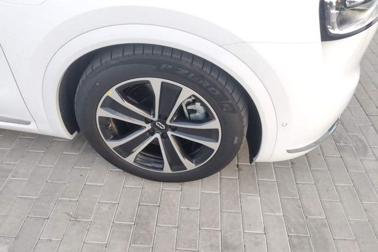 Used Hima AITO M7 2026 Model Range-Extending Max All-Wheel Drive 5-Seater Version Right Front Wheel Hub
