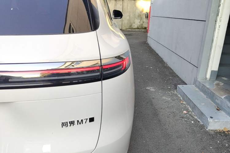 Used Hima AITO M7 2026 Model Pure Electric Max All-Wheel Drive 5-Seater Version Right Rear Taillight