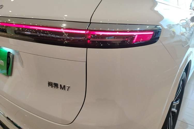 Used Hima AITO M7 2026 Model, Range-Extended Max Long-Range Version, 5 Seats Right Rear Taillight