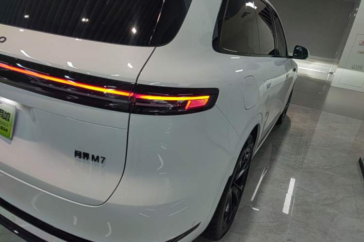 Used Hima AITO M7 2026 Model Range-Extending Ultra All-Wheel Drive 6-Seater Version Right Rear Taillight