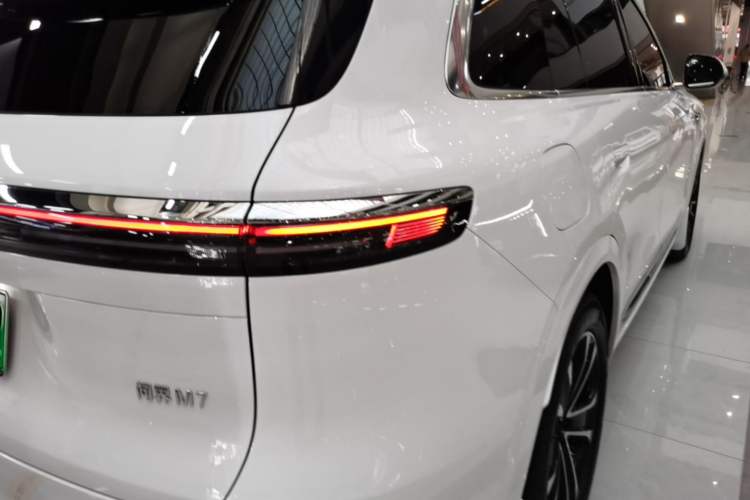Used Hima AITO M7 2026 Model Range-Extending Pro+ All-Wheel Drive 5-Seater Version Right Rear Taillight