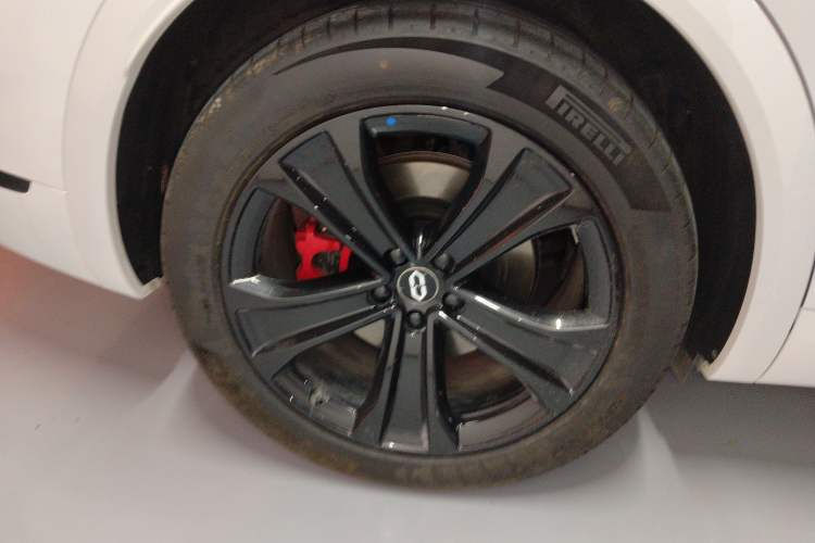 Used Hima AITO M7 2026 Model Range-Extending Max All-Wheel Drive 5-Seater Version Right Rear Wheel Hub