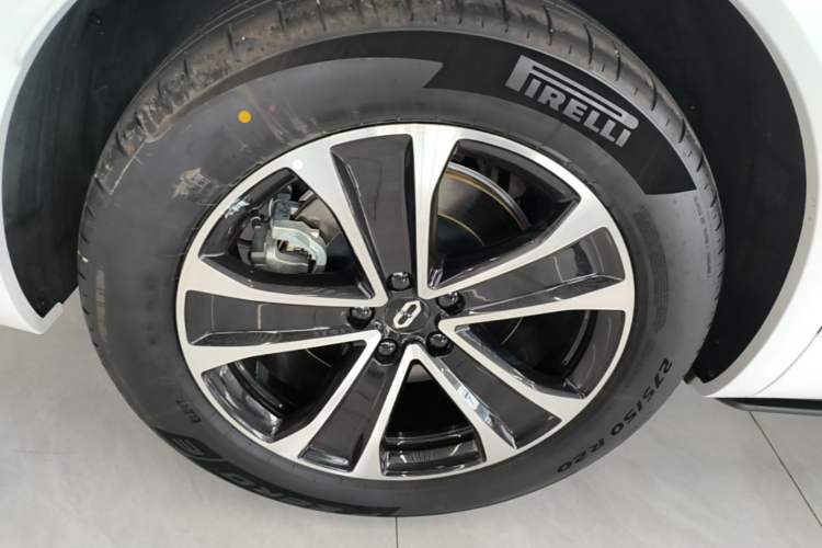 Used Hima AITO M7 2026 Model Range-Extending Ultra All-Wheel Drive 6-Seater Version Right Rear Wheel Hub