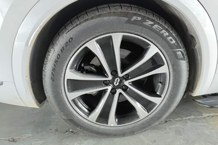Used Hima AITO M7 2026 Model Range-Extending Ultra All-Wheel Drive 6-Seater Version Right Rear Wheel Hub