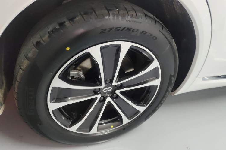 Used Hima AITO M7 2026 Model Pure Electric Max Long Range 5-Seater Version Right Rear Wheel Hub