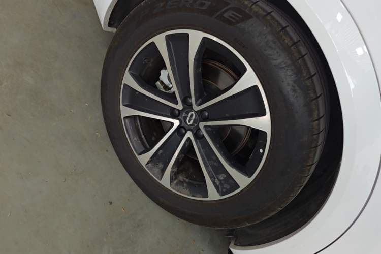 Used Hima AITO M7 2026 Model Range-Extending Ultra All-Wheel Drive 6-Seater Version Right Rear Wheel Hub