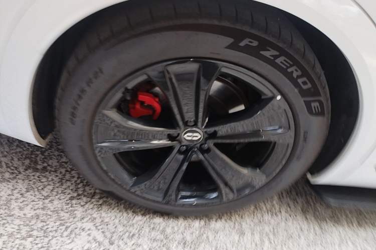 Used Hima AITO M7 2026 Model Range-Extending Ultra All-Wheel Drive 6-Seater Version Right Rear Wheel Hub