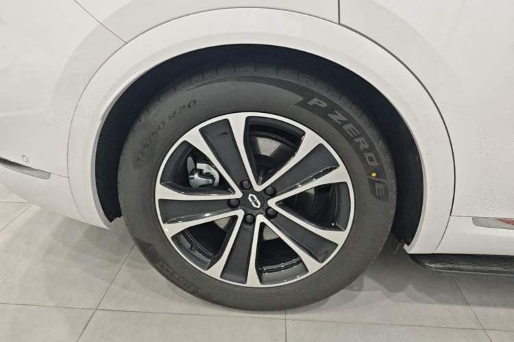 Used Hima AITO M7 2026 Model Range-Extending Ultra All-Wheel Drive 6-Seater Version Right Rear Wheel Hub