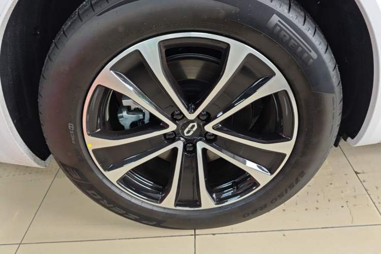 Used Hima AITO M7 2026 Model Pure Electric Max Long Range 6-Seater Version Right Rear Wheel Hub