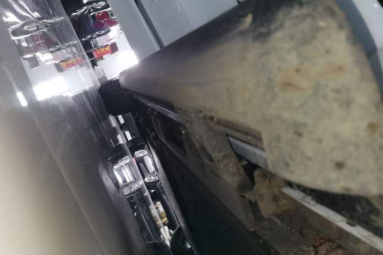 Used Hima AITO M7 2026 Model Range-Extending Max All-Wheel Drive 5-Seater Version Right Side Sill