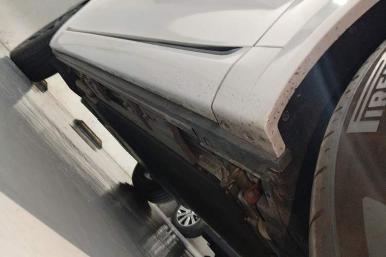 Used Hima AITO M7 2026 Model Range-Extending Max All-Wheel Drive 5-Seater Version Right Side Sill