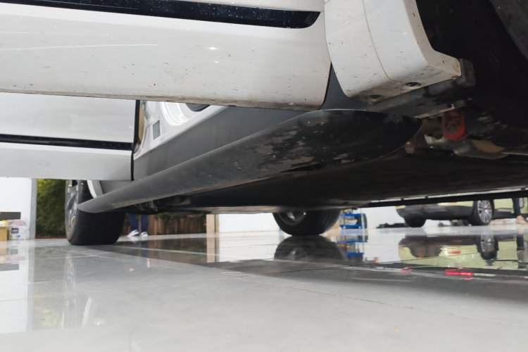 Used Hima AITO M7 2026 Model Range-Extending Ultra All-Wheel Drive 6-Seater Version Right Side Sill