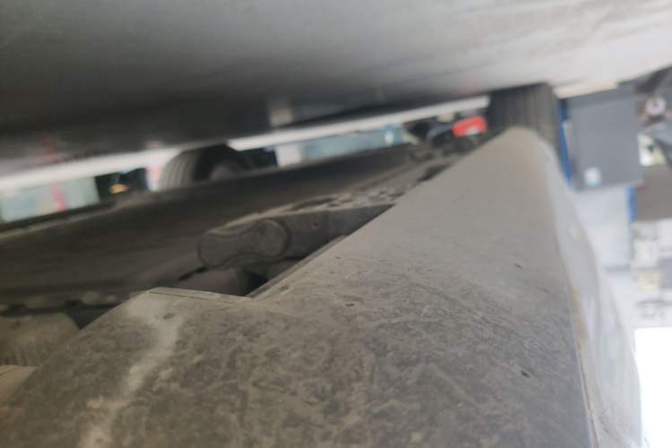Used Hima AITO M7 2026 Model Range-Extending Ultra All-Wheel Drive 6-Seater Version Right Side Sill