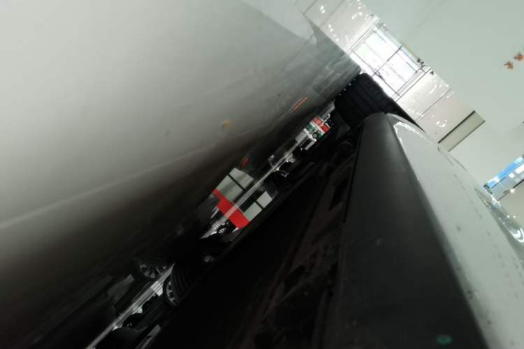 Used Hima AITO M7 2026 Model Range-Extending Pro+ All-Wheel Drive 5-Seater Version Right Side Sill
