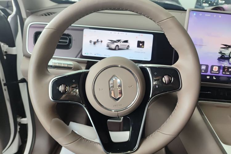 Used Hima AITO M7 2026 Model Range-Extending Pro+ All-Wheel Drive 5-Seater Version Steering Wheel