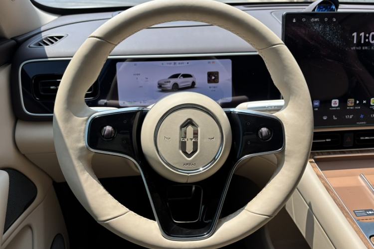 Used Hima AITO M7 2026 Model Range-Extending Pro+ All-Wheel Drive 5-Seater Version Steering Wheel