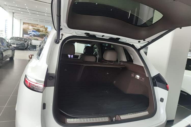 Used Hima AITO M7 2026 Model Range-Extending Pro+ All-Wheel Drive 5-Seater Version Trunk
