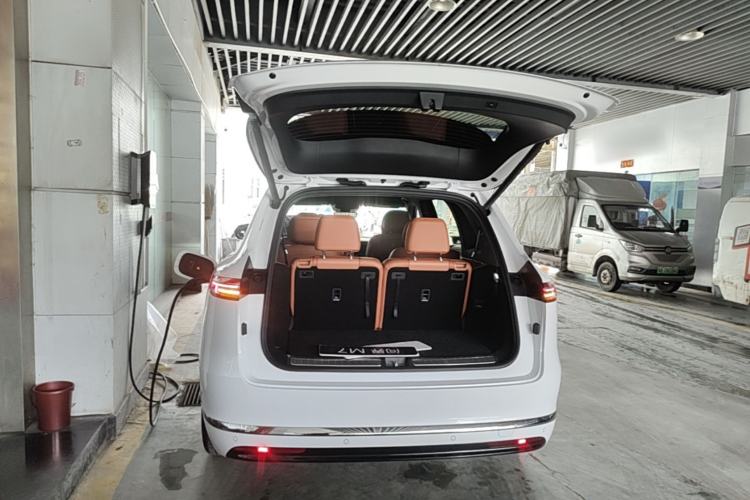Used Hima AITO M7 2026 Model Range-Extending Ultra All-Wheel Drive 6-Seater Version Trunk