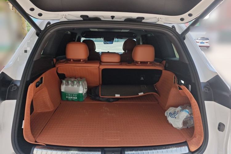 Used Hima AITO M7 2026 Model Range-Extending Ultra All-Wheel Drive 5-Seater Version Trunk