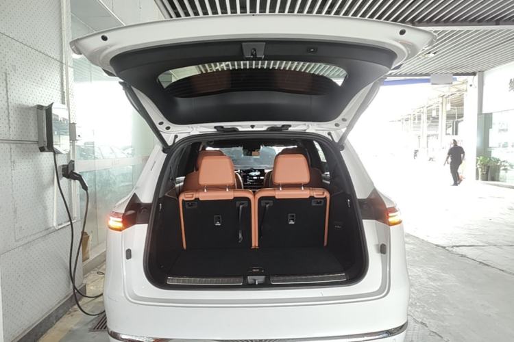 Used Hima AITO M7 2026 Model Range-Extending Ultra All-Wheel Drive 6-Seater Version Trunk
