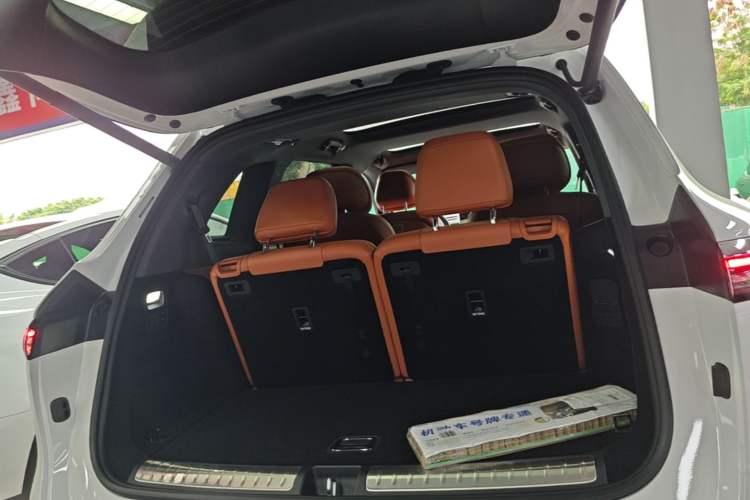 Used Hima AITO M7 2026 Model Pure Electric Max Long Range 6-Seater Version Trunk